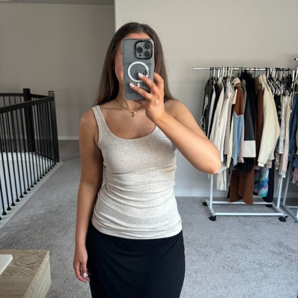 Beige/Light Gray fitted basic tank top☁️🦪 - Picture 3 of 6